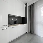 Nowoczesny Z Balkonem W Centrum By Renters Vratislav