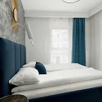 Nowoczesny Z Balkonem W Centrum By Renters