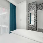 Nowoczesny Z Balkonem W Centrum By Renters Vratislav